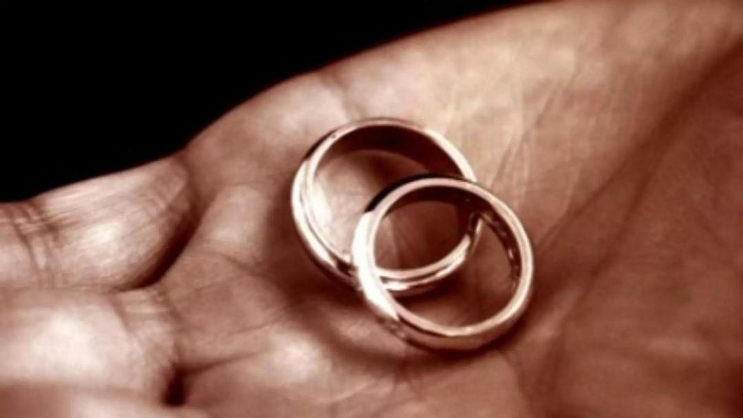 越来越多的罗马尼亚人离婚后不再再婚。越来越多的人喜欢的情景：它意味着什么