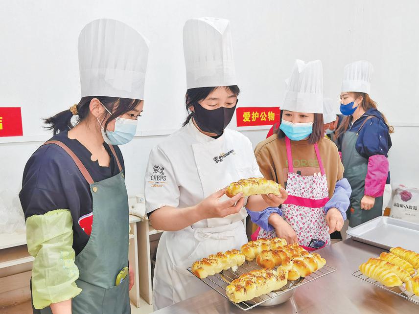 清涧县开展面点师培训 增强大学生就业