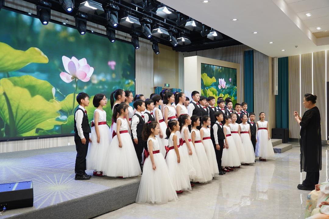 7 合唱节目《小池》中国儿童艺术团国际合唱团
