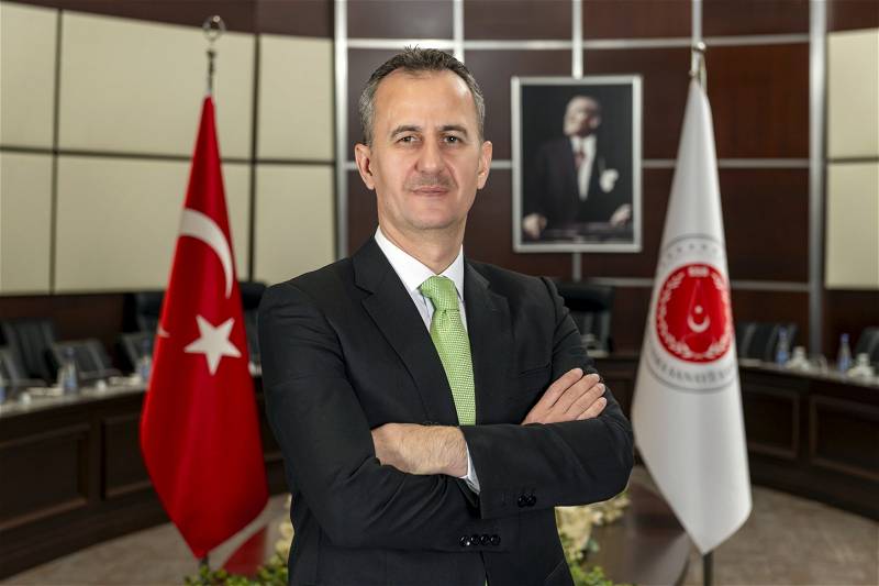 土耳其國防工業局長哈魯克戈爾貢教授。
