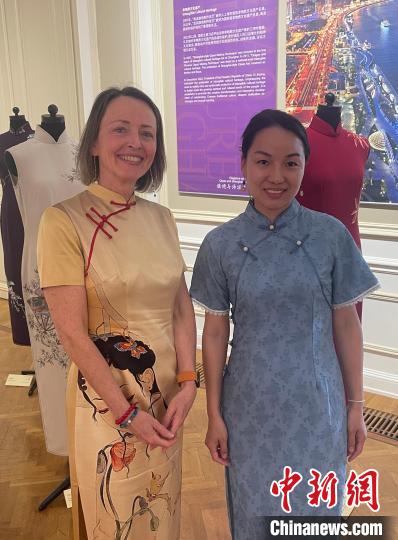 海派旗袍亮相布鲁塞尔展中西合璧之姿_全球_新闻_华人头条