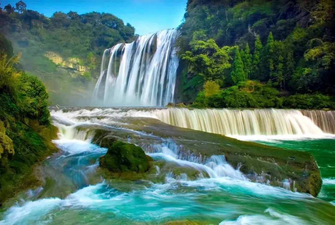 贵州喀斯特绿意盎然