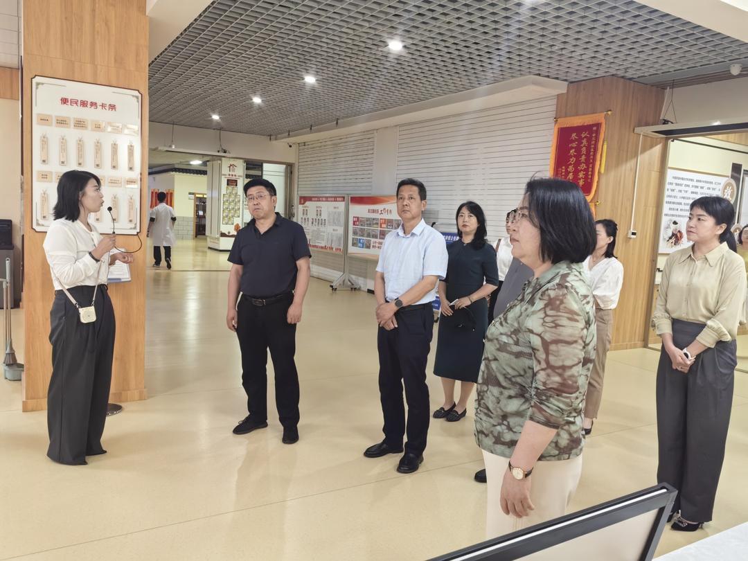 延安市人大一行深入崇文路街道综合养老服务中心开展养老服务考察工作