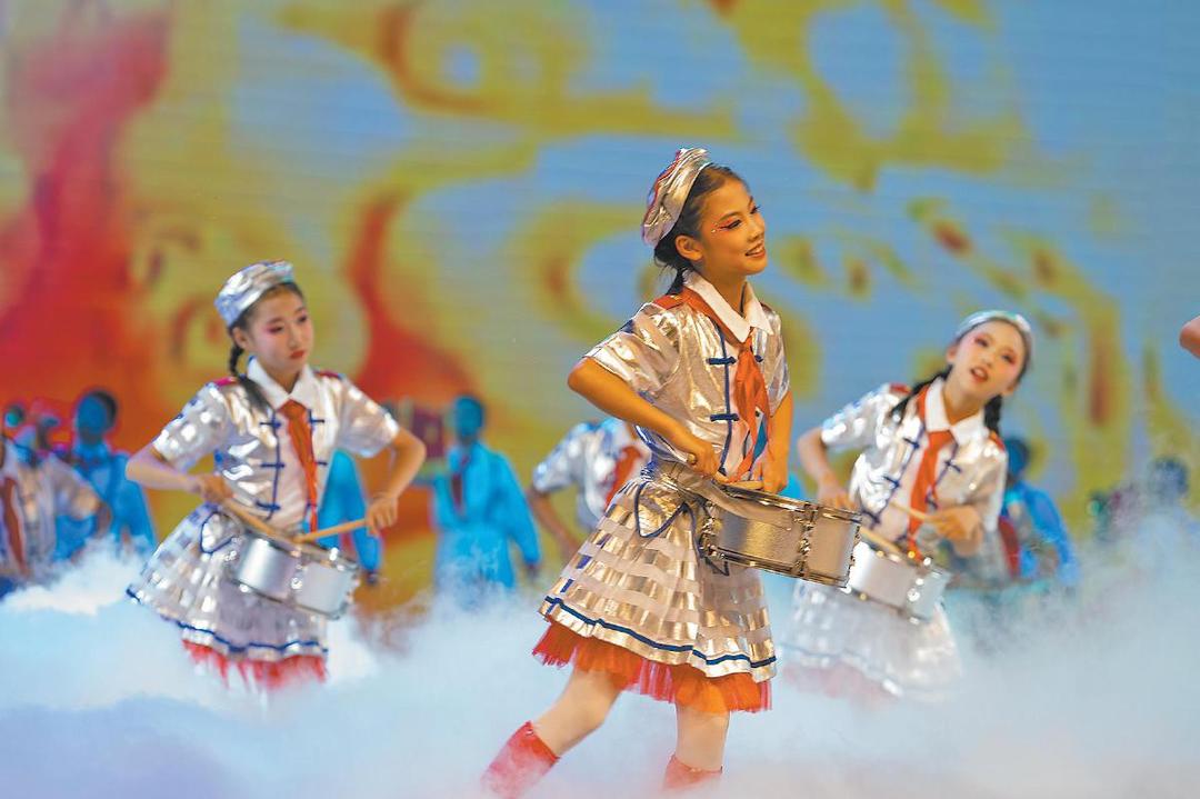 榆林市举行“红领巾爱祖国”——2024榆林市庆祝“六一”国际儿童节文艺晚会