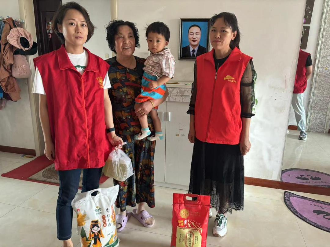 榆阳区鼓楼街道环城北路社区“庆六一·送温暖”关爱留守儿童慰问活动