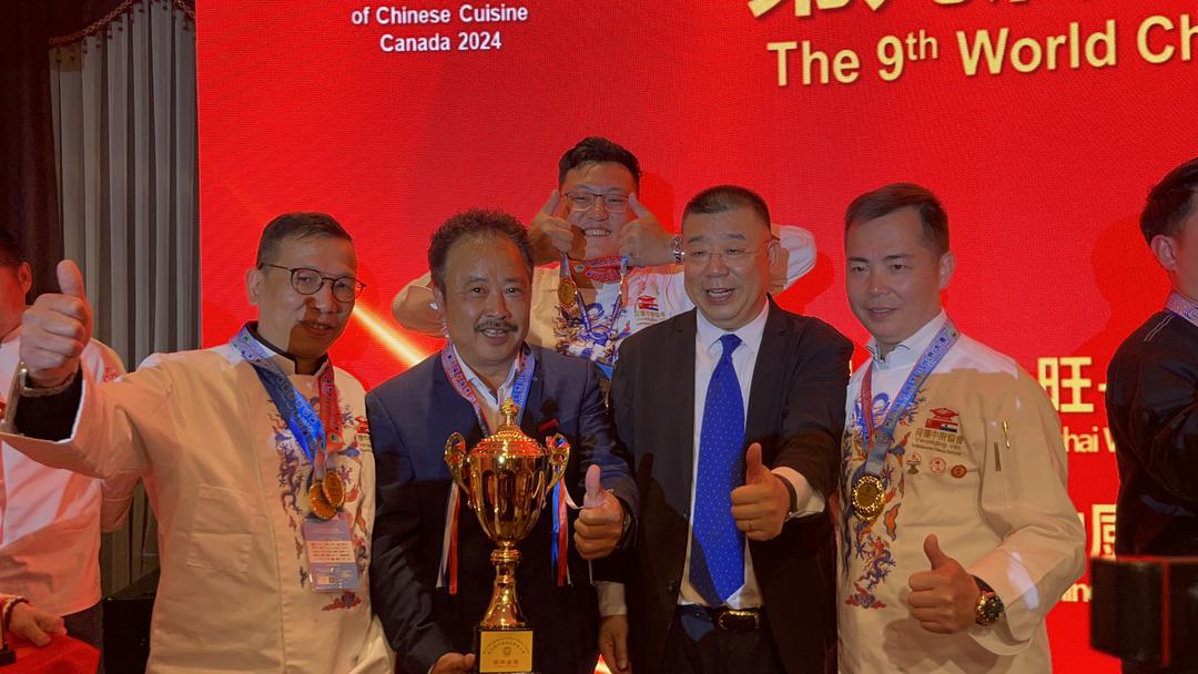 今日同饮庆功酒——荷兰中厨协会庆祝国际中餐大赛中斩获多金