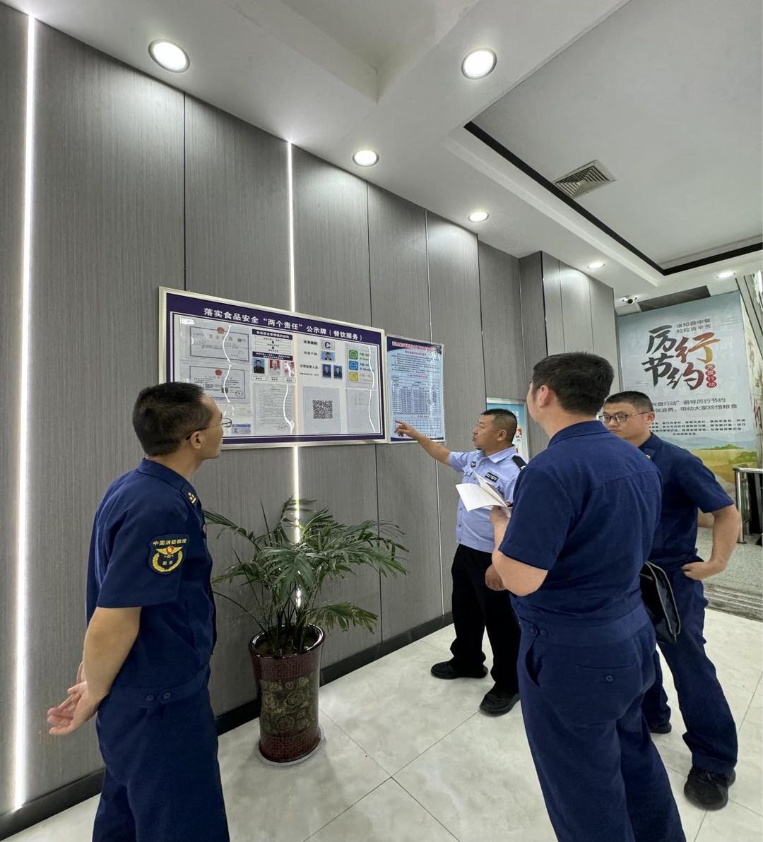 靖边县公安局联合消防救援大队开展“九小场所”安全隐患排查检查