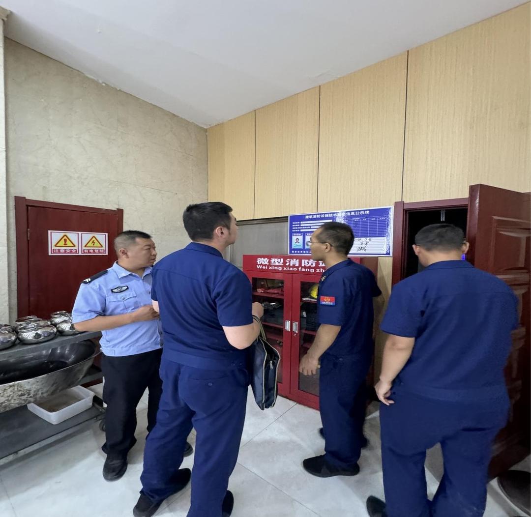 靖边县公安局联合消防救援大队开展“九小场所”安全隐患排查检查