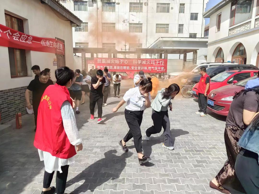 榆阳区鼓楼街道凯歌楼社区：消防安全进社区 筑牢安全“防火墙”