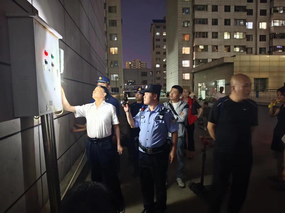 鼓楼街道环城北路社区开展安全生产月专项排查及规范电动车充电整治行动