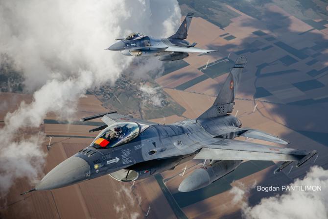 罗马尼亚的F-16战隼。照片来源：Bogdan Pantilimon，空军参谋，来自 ROAF