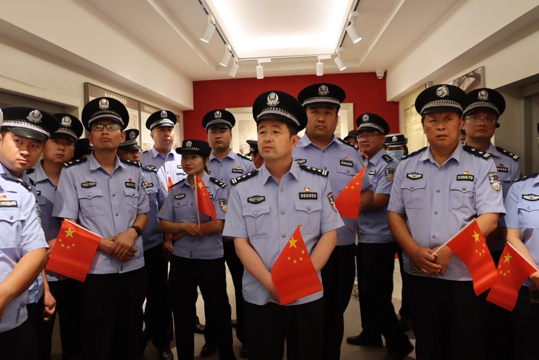 追光前行 解锁不一样的红色教育——靖边县公安局开展“寻足迹 强党性 庆七一 感党恩”主题实践活动