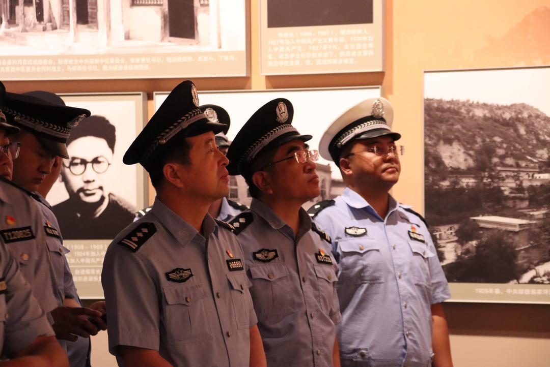 追光前行 解锁不一样的红色教育——靖边县公安局开展“寻足迹 强党性 庆七一 感党恩”主题实践活动