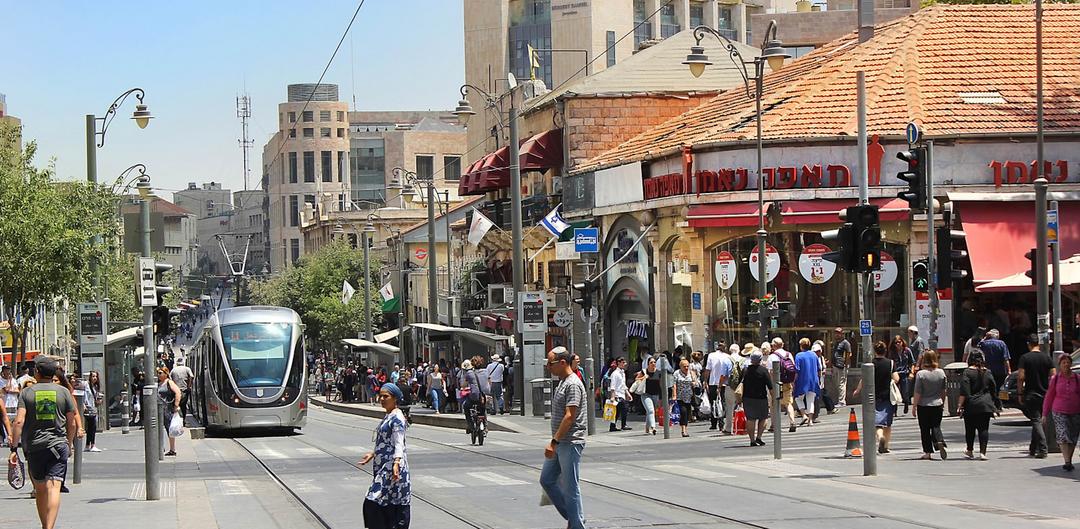 耶路撒冷市中心的轻轨 图片来源：Shutterstock
