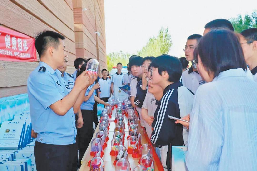 20多天开展了15次培训 走，榆康社区警校上课去！