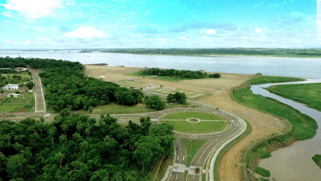 Salto del Guairá ya disfruta de una playa y costanera en sintonía con la naturaleza - .::Agencia IP::.