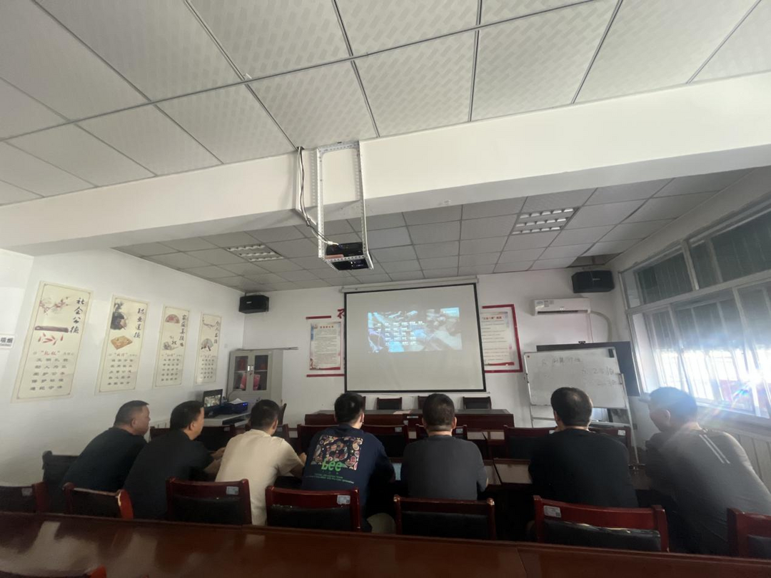 榆阳区鼓楼街道城隍庙滩社区开展“八一”建军节活动