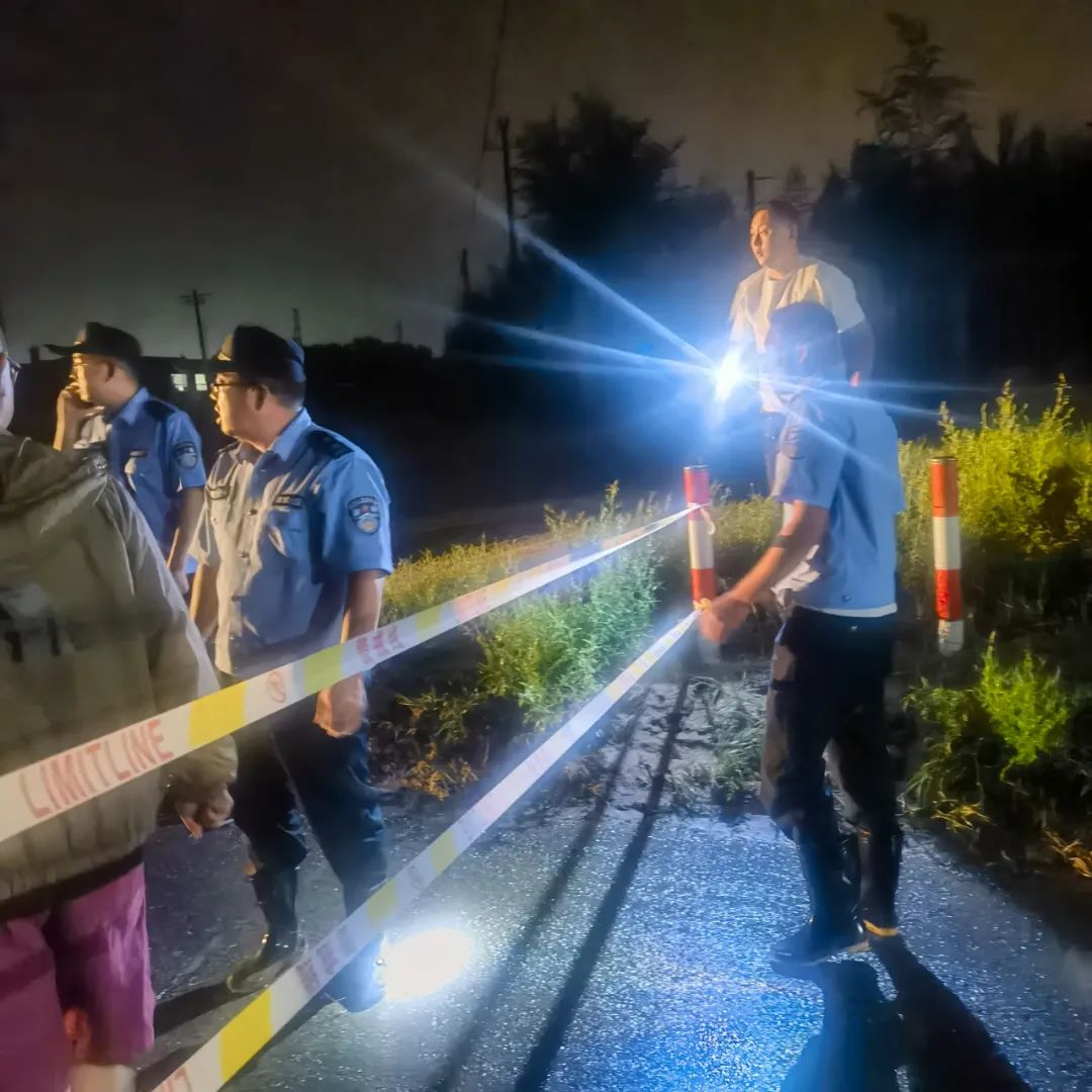 靖边公安：疾风骤雨里的警民情