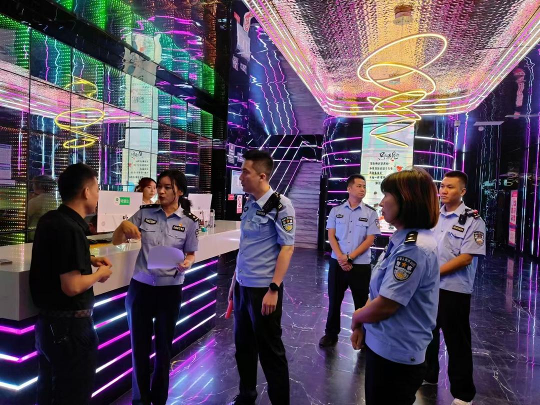 夏夜治安巡查宣防集中统一行动中那些警事儿