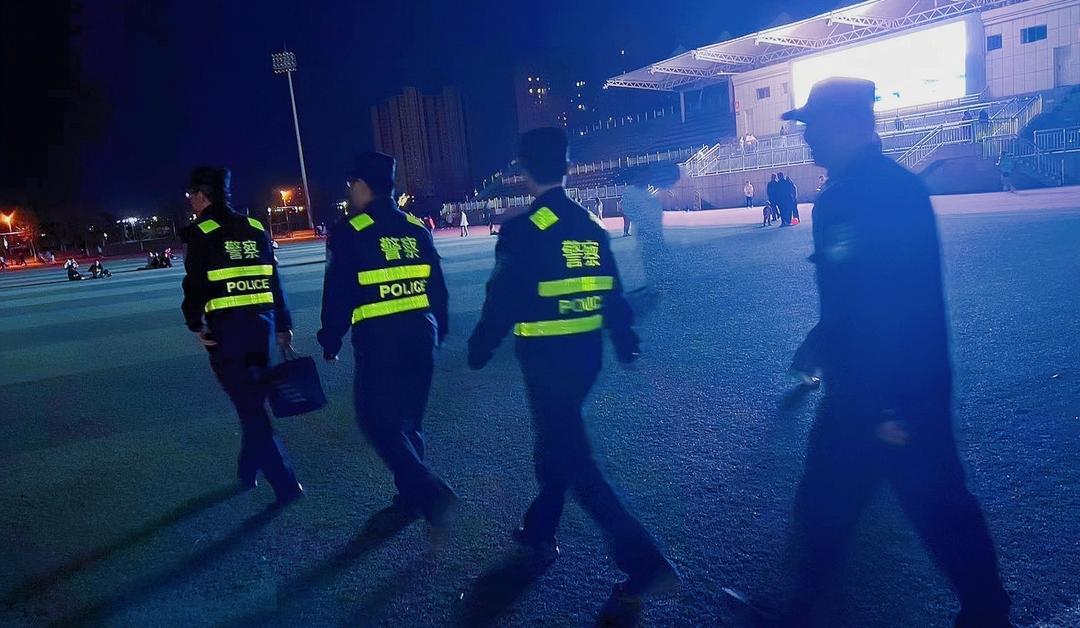 夏夜治安巡查宣防集中统一行动中那些警事儿