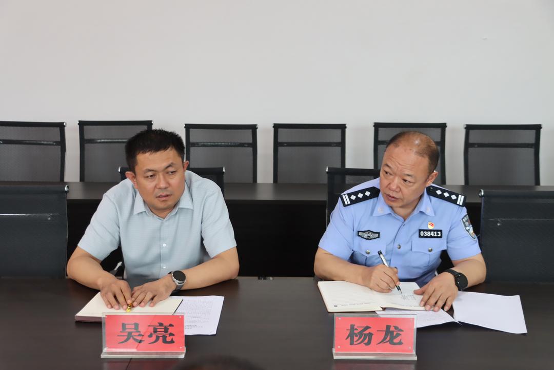 吴亮副县长深入基层派出所督导检查工作