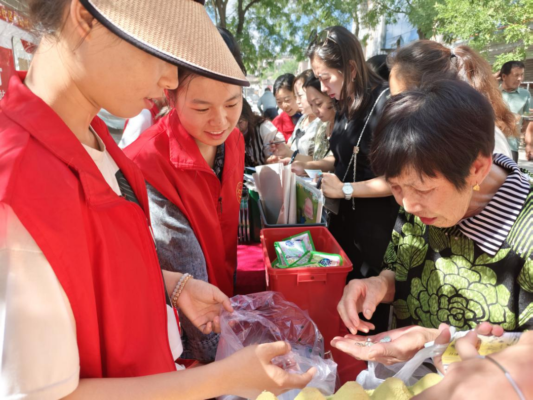 垃圾分类始于心，绿色生活我先行——普惠泉社区垃圾分类宣传活动获赞