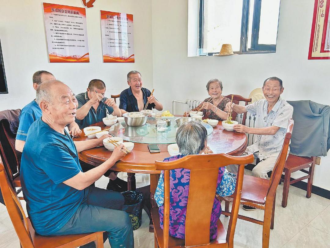 定边县郑尔庄村打造互助幸福院，托起幸福“夕阳红”