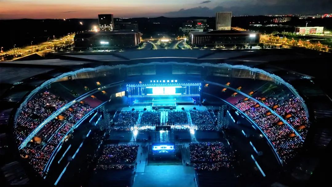 王力宏张韶涵等歌手唱响2024“清爽榆林” 2.3万余名观众共赴音乐盛宴