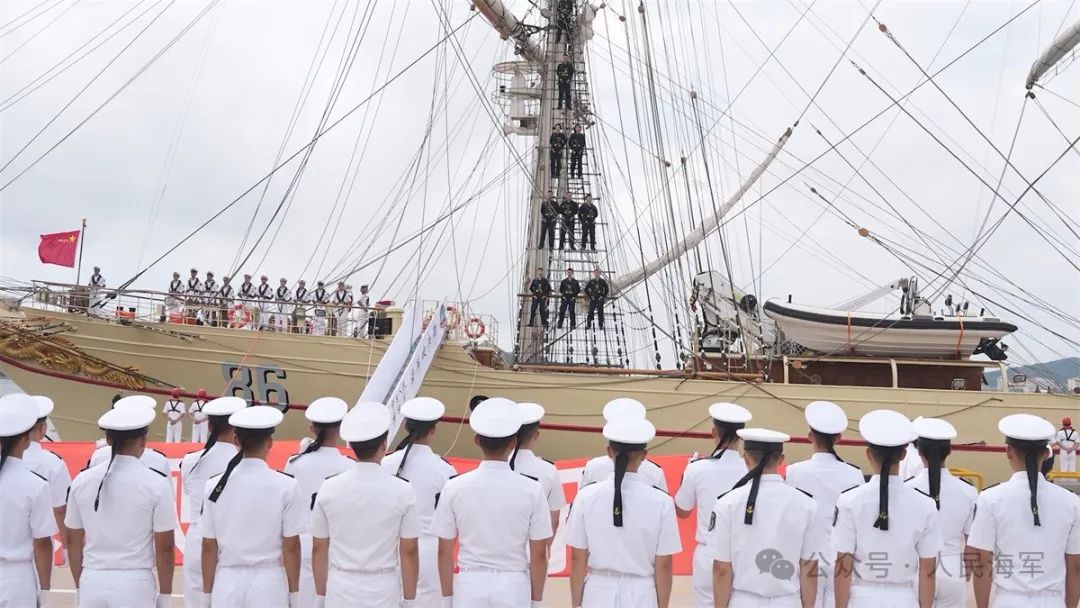 起航！海軍破浪艦執行遠海實習訓練和訪問任務