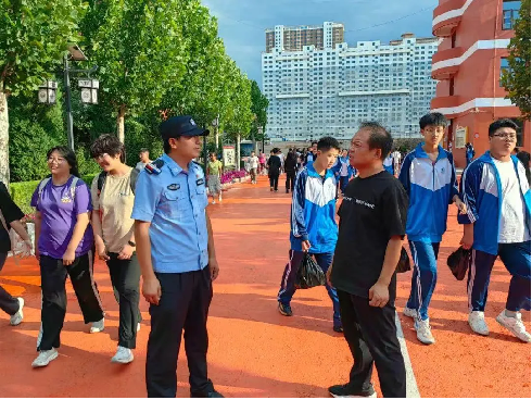 守护“上学路” 绷紧“安全弦”——靖边公安多措并举护航秋季开学