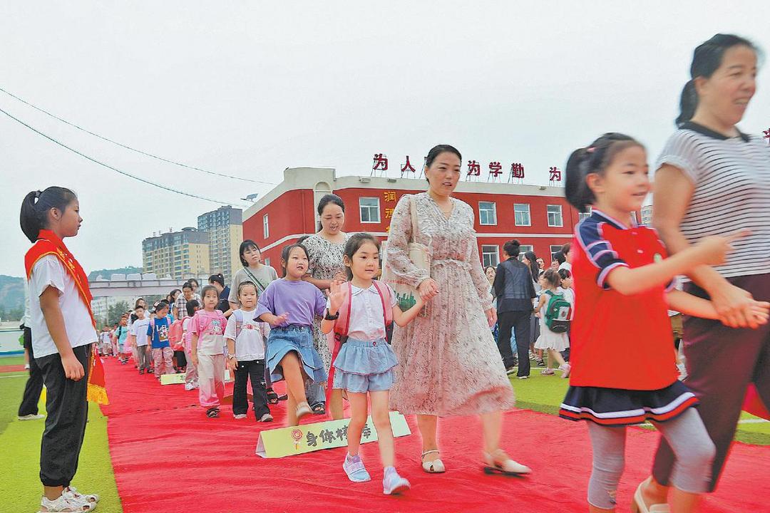 你好，新学期！榆林市各中小学和幼儿园迎来开学季