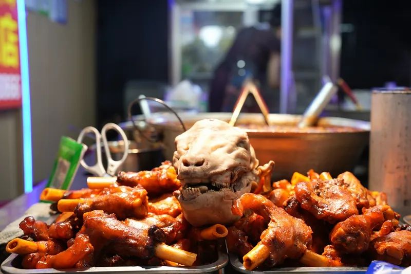 人民网关注榆林：“三美”吹开旅游新风潮