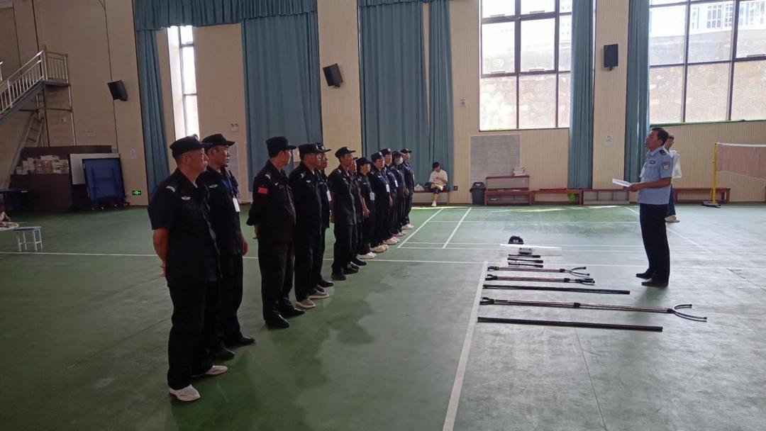 跟“警”脚步，速来围观警察蜀黍的开学第一周！