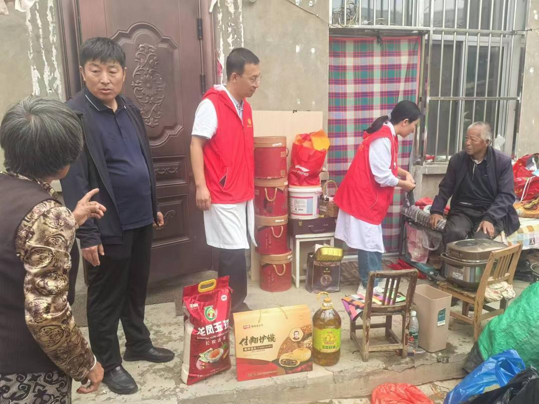 榆阳区航宇路街道松林路社区：节日感党恩 共话新时代