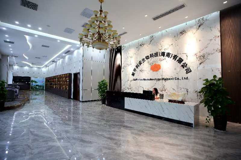 图片包含 室内, 建筑, 桌子, 地板

描述已自动生成