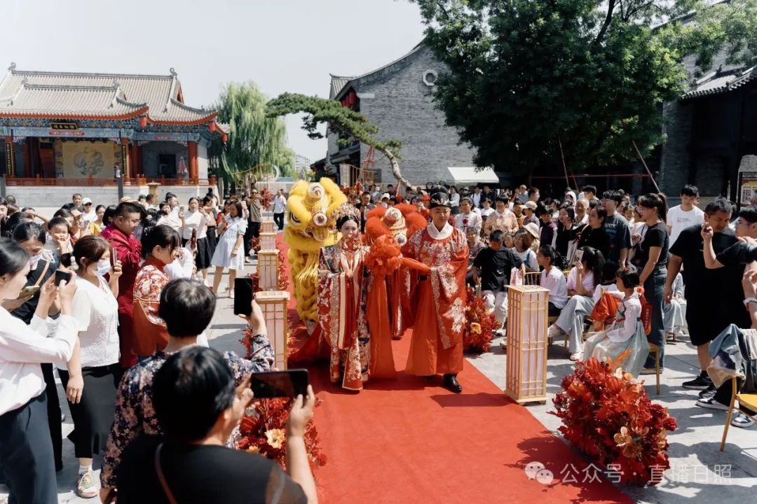 真的好美！日照这场婚礼，太赞了！