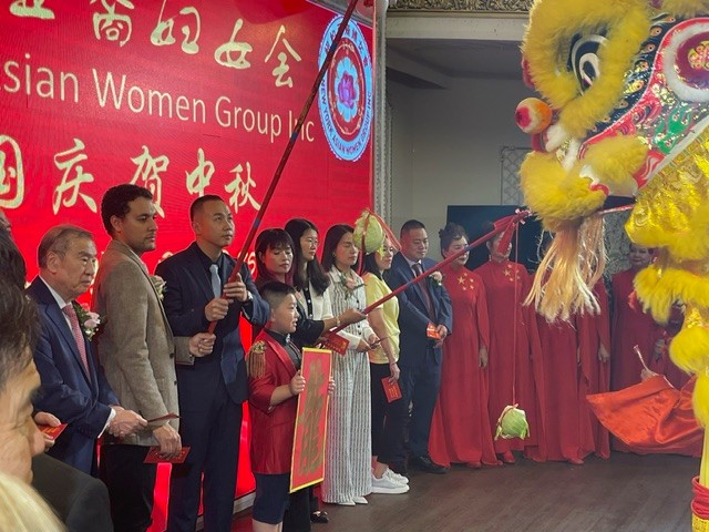 纽约亚裔妇女会举办 “庆国庆. 贺中秋”联欢晚会_图1-32