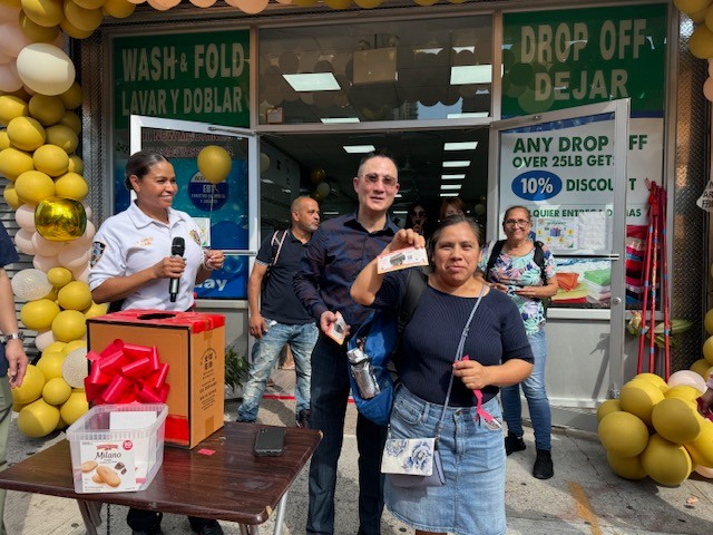 閩籍僑領陳金傑在纽约布朗士街上開辦洗衣店_图1-37