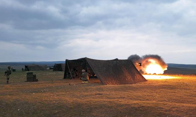 2. 照片：Force...（shooting-romanian-army-romania_93714700.jpg）