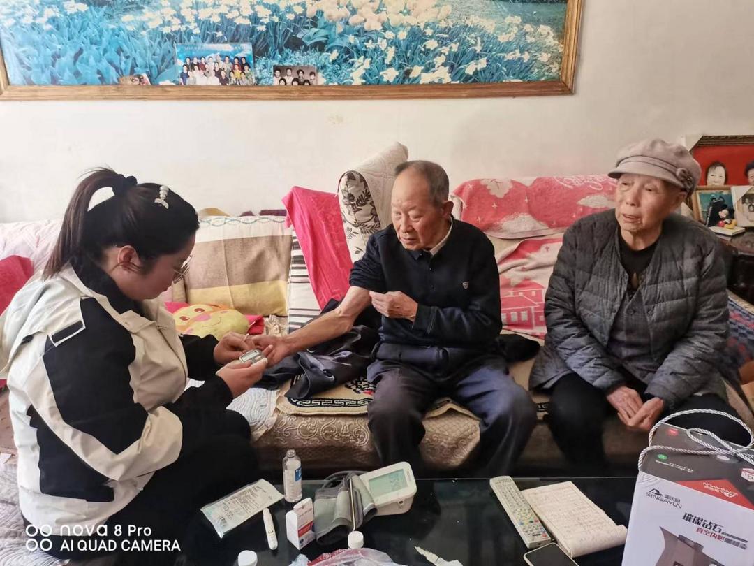 驼峰路街道长虹路社区开展“九九重阳 久久相伴”重阳节系列主题活动