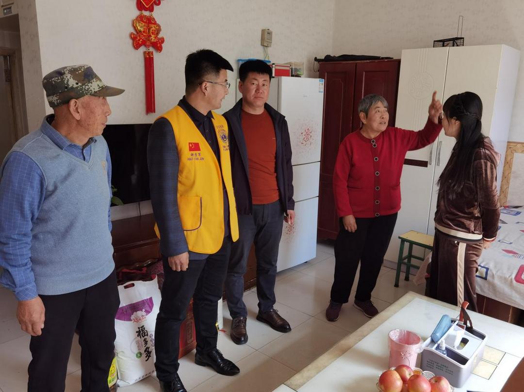 榆阳区崇文路街道聚财社区开展“久久重阳节 浓浓敬老情”暖心慰问活动 榆阳区崇文路街道聚财社区开展“久久重阳节 浓浓敬老情”暖心慰问活动