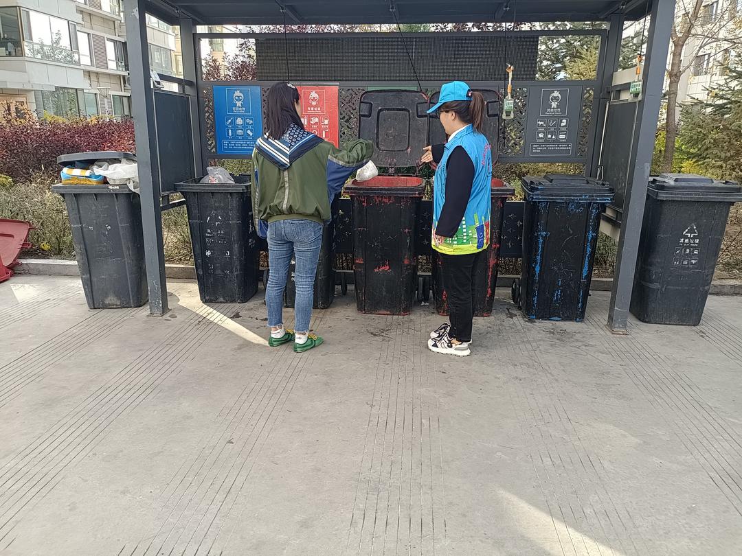 在驼城的大地上，环城北路社区正奏响一曲“清洁之歌”