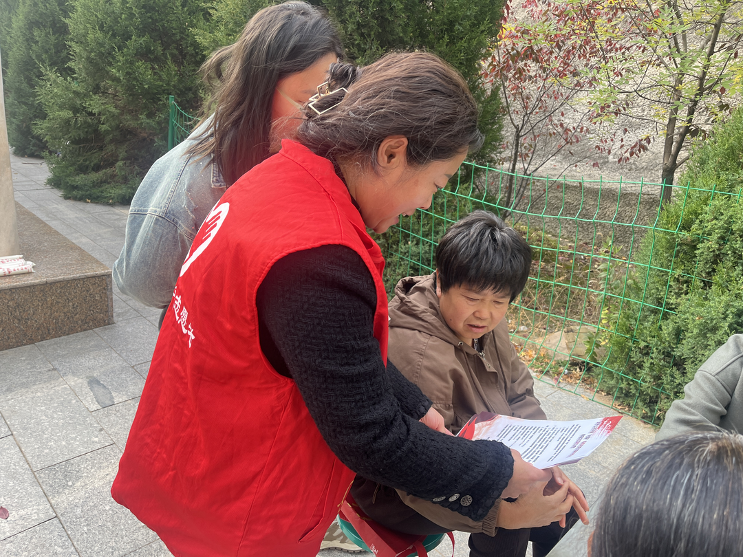 榆阳区环城北路社区多举措掀起扫黑除恶宣传热潮