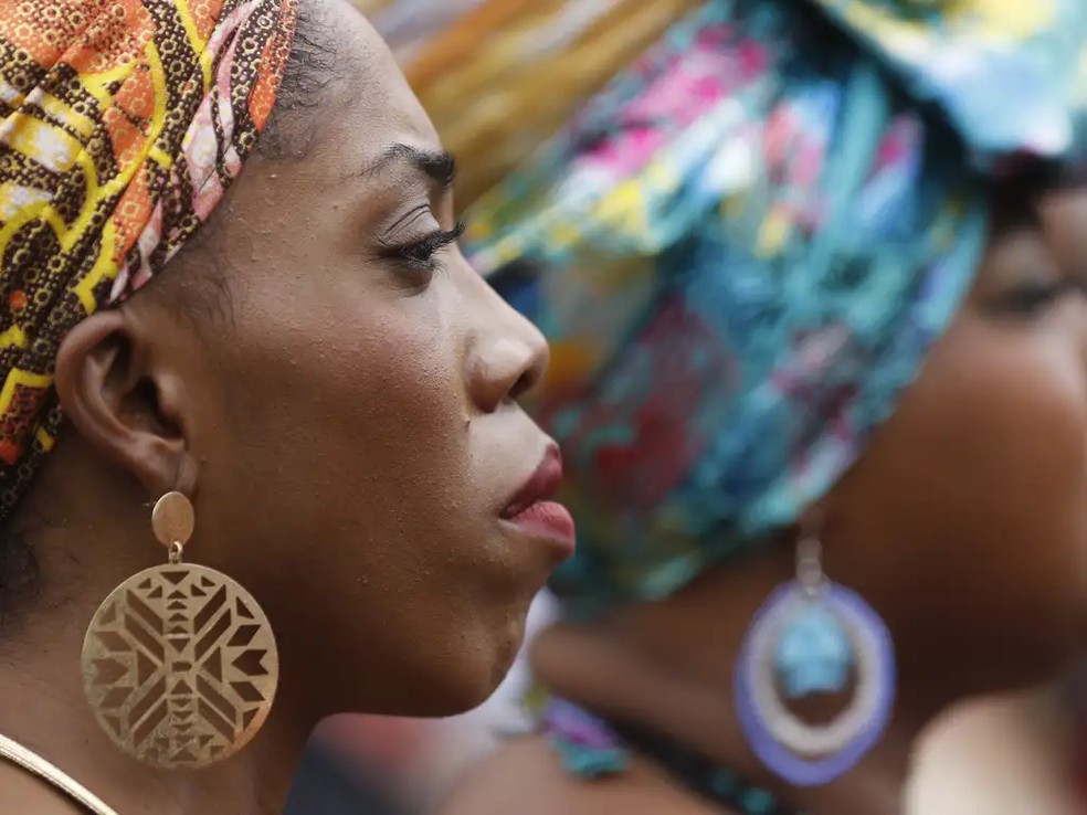 Mulheres com turbantes em evento de comemoração ao Dia da Consciência Negra, no Rio de Janeiro — Foto: Fernando Frazão/Agência Brasil