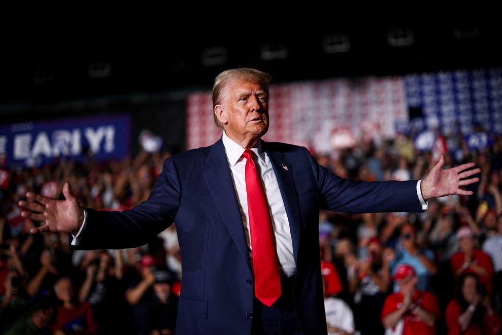 Trump durante comício em 24 de outubro de 2024 — Foto: Carlos Barria/Reuters