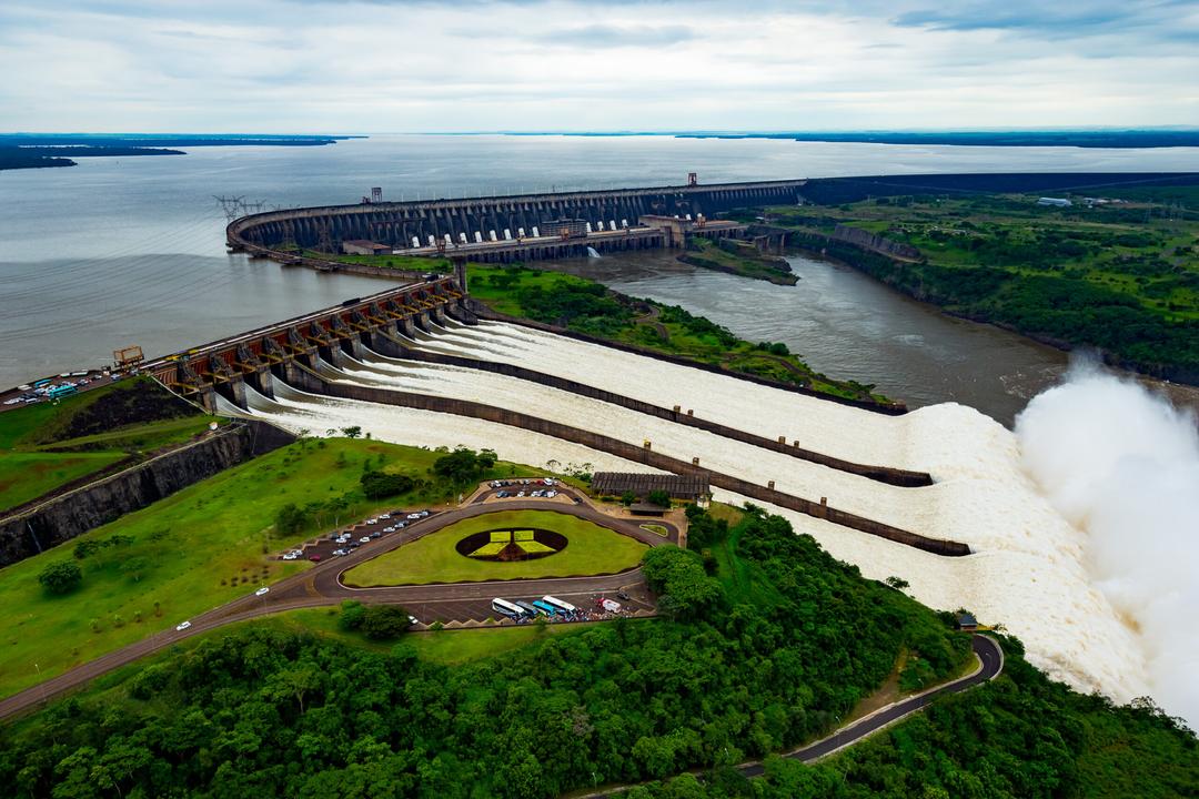 Central Eléctrica de Itaipú - Curiosidades Interesantes