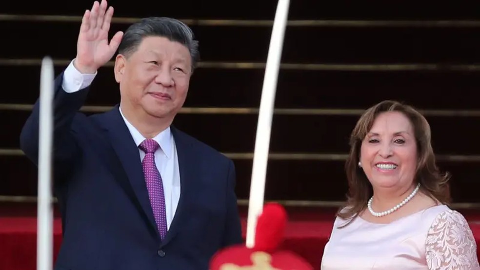 O presidente da China, Xi Jinping, participou da inauguração da 1ª fase do porto de Chancay no Peru — Foto: EPA via BBC