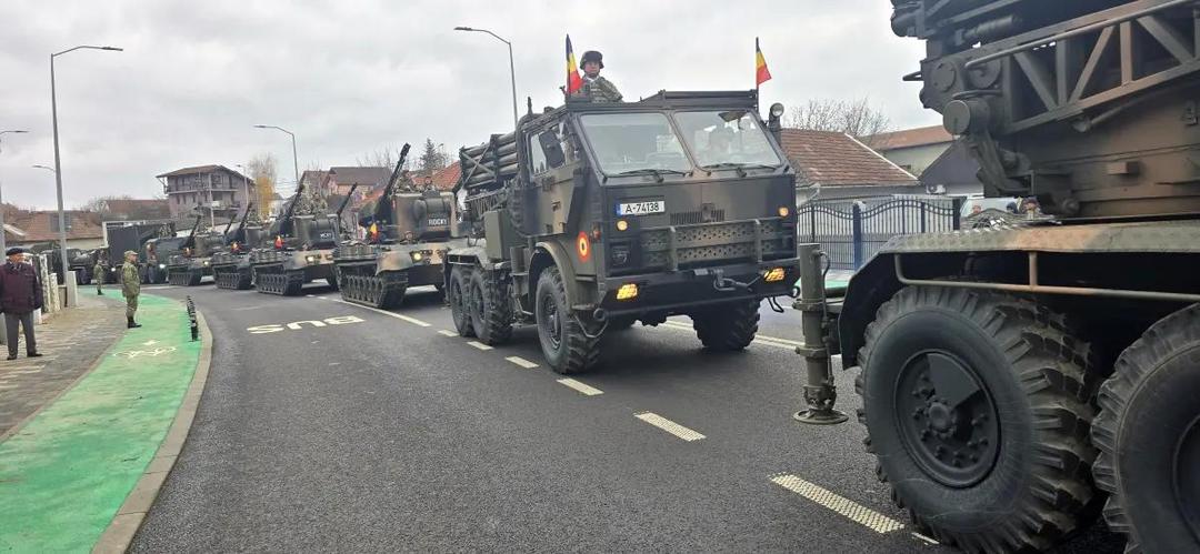 LIVE VIDEO | Repetițiile pentru PARADA militară de 1 Decembrie 2024, Ziua  Națională a României, de la Alba Iulia: Sute de militari și tehnică de  luptă defilează pe străzile din oraș - Ziarul Unirea