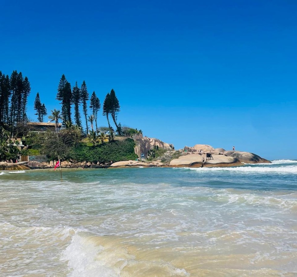 Praia da Joaquina, Florianópolis — Foto: Clarìssa Batìstela/g1 SC