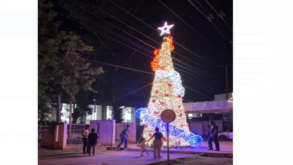 CDE: Rechazan en Asunción la donación de un árbol navideño de la  municipalidad - Noticias Paraguay